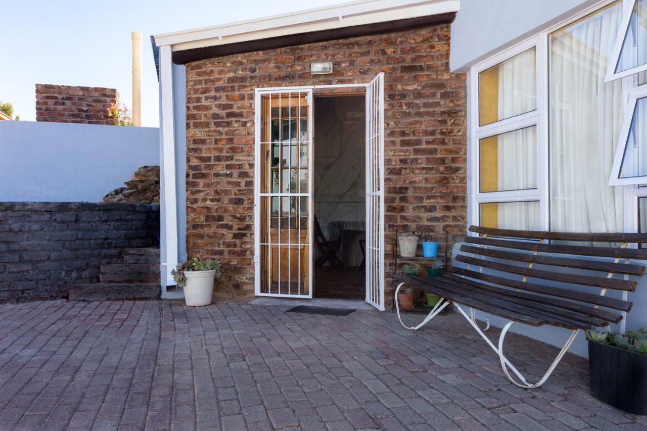 La La Dathel Guesthouse Colesberg Exterior photo